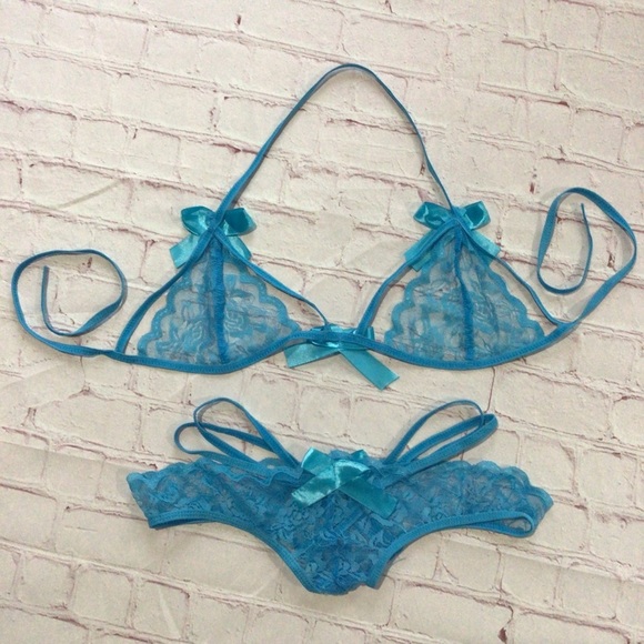 Sexy Blue Strappy Lace Bra and Panty Lingerie Set - Size X-Large - Picture 5 of 6